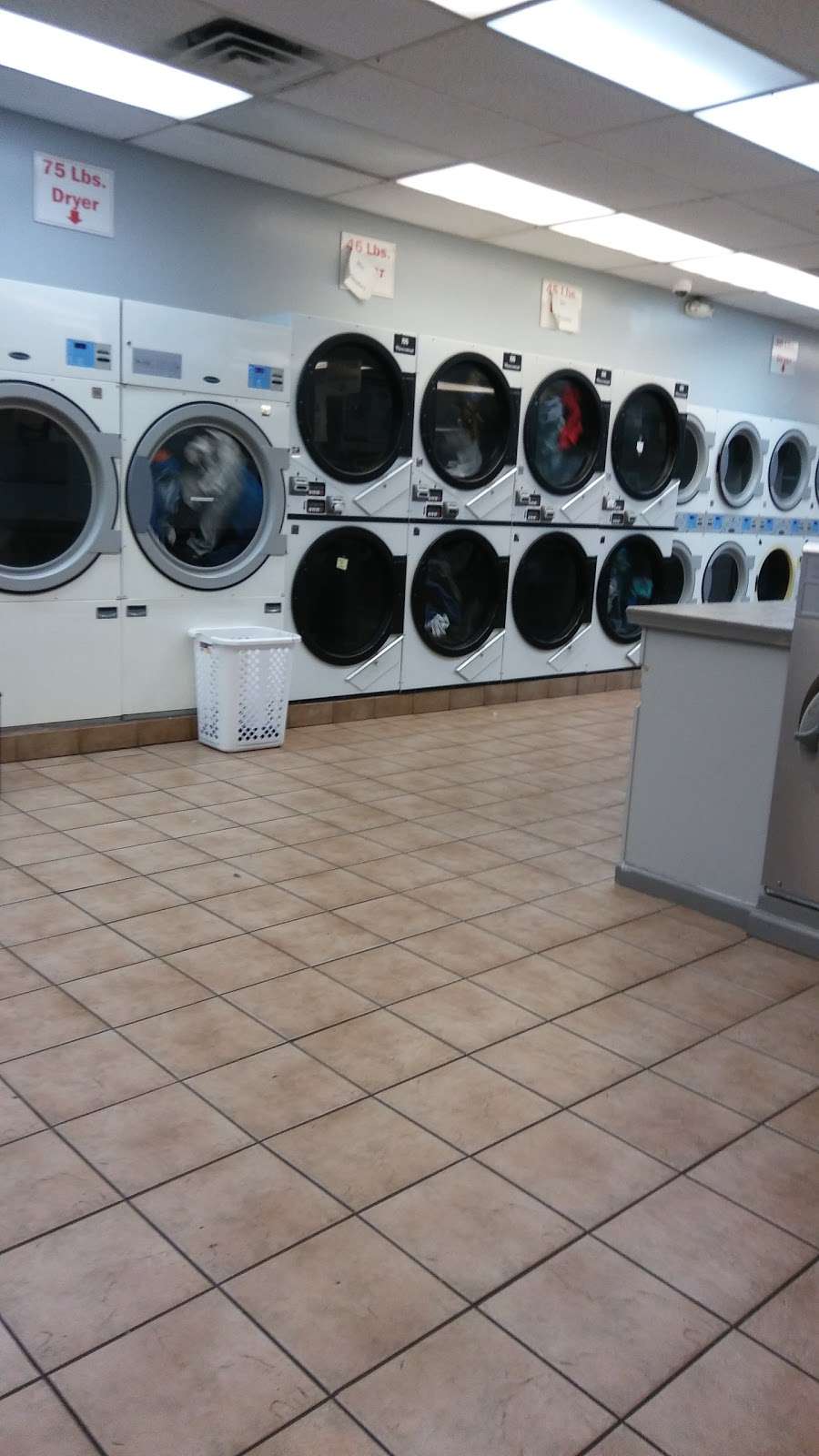 Newport Super Laundry | 905 W Newport Pike, Wilmington, DE 19804, USA | Phone: (302) 999-1225