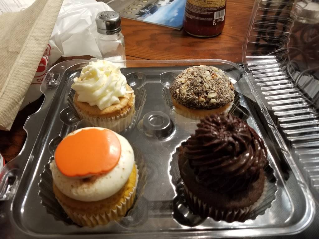 Moonlight Cakes | 2816 Central Dr Ste 152, Bedford, TX 76021, USA | Phone: (682) 503-4075