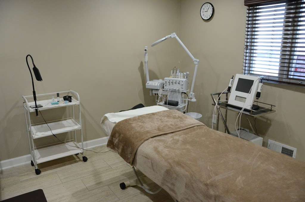 Magic FemTouch MedSpa | 6830 95th St, Oak Lawn, IL 60453, USA | Phone: (708) 529-7655