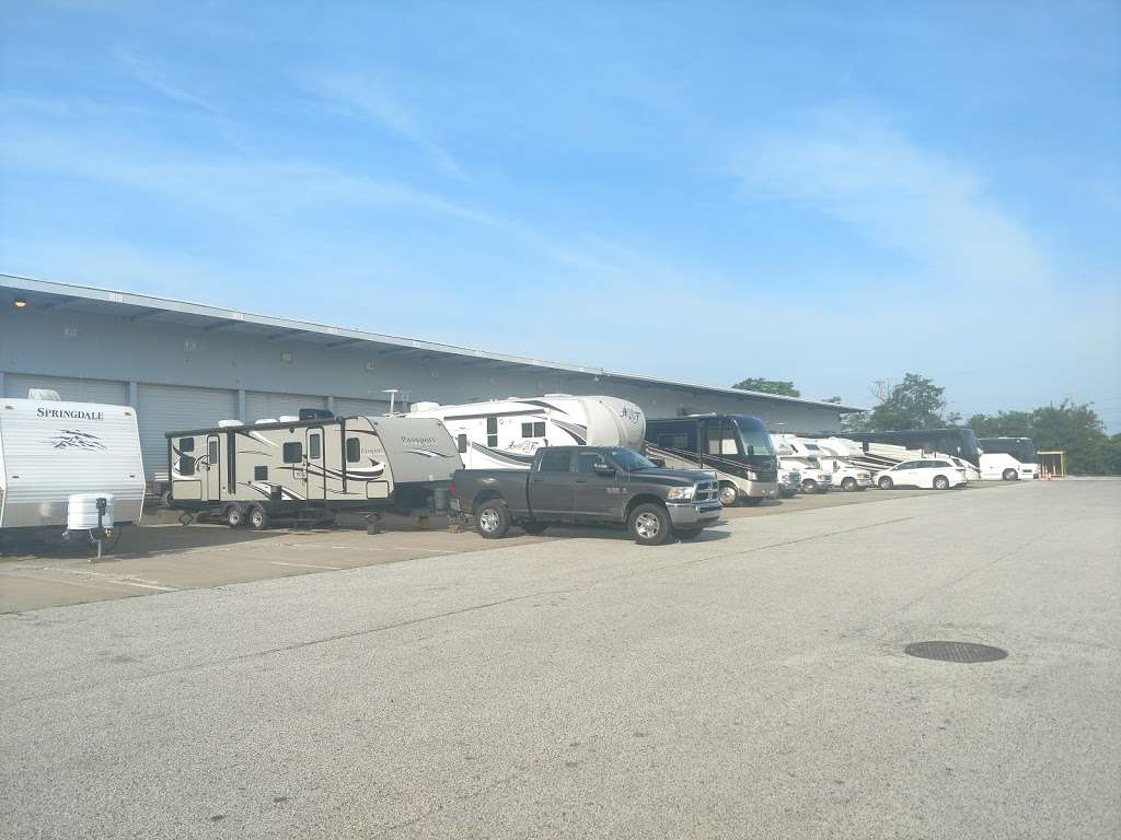 RV Parking & Campus Park and Ride | 1600 Warfield St, Philadelphia, PA 19145, USA | Phone: (267) 324-9691