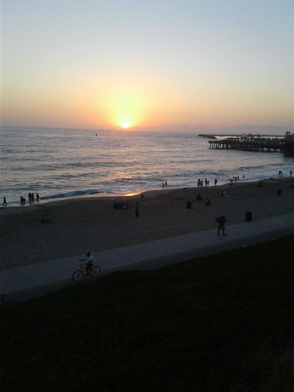 Broadway Center | 12402 S Inglewood Ave, Hawthorne, CA 90250, USA Broadway Center | 12402 S Inglewood Ave, Hawthorne, CA 90250, USA