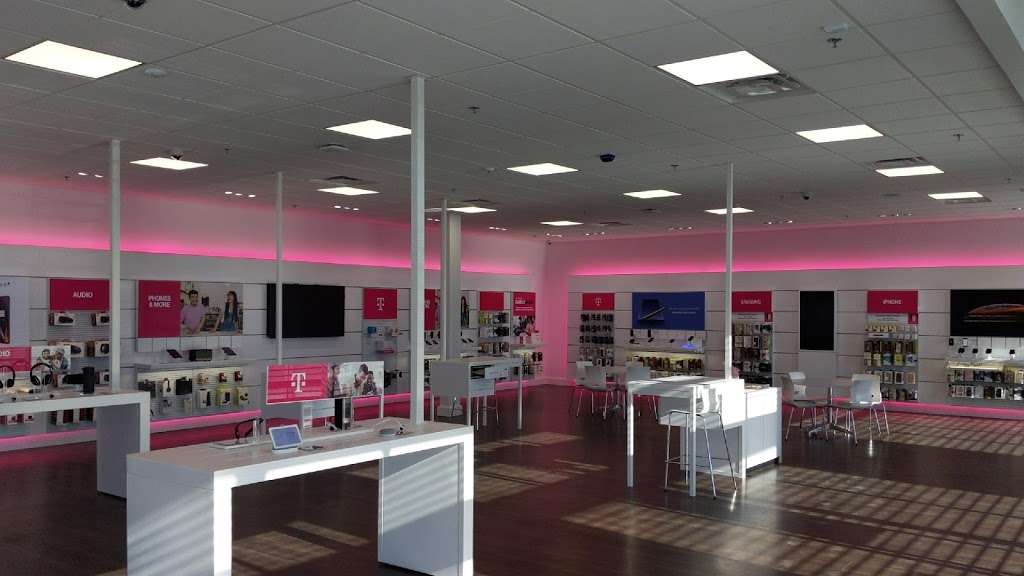 T-Mobile | 1425 Cornerstone Blvd Ste E, Daytona Beach, FL 32117 | Phone: (386) 868-2755