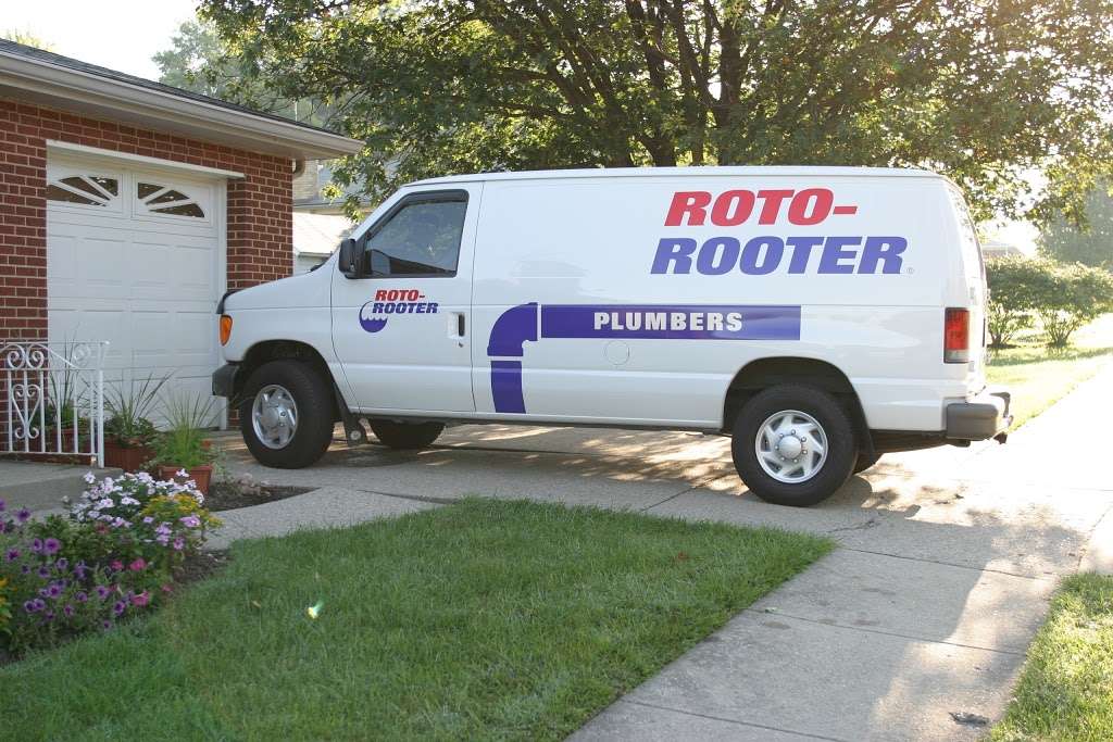 Roto-Rooter Plumbing & Water Cleanup | 1691 Town Center St #104, Aurora, IL 60504, USA | Phone: (630) 378-0032