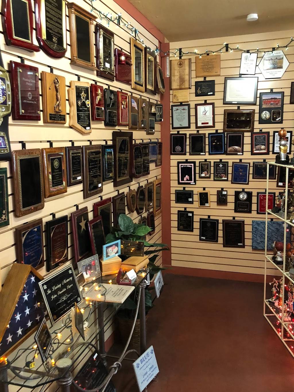 Keepsake Trophy & Engraving | 410 E Western Ave, Avondale, AZ 85323, USA | Phone: (623) 853-0280