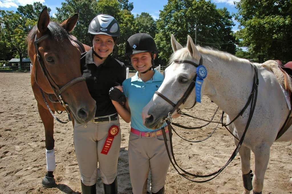 Thomas School Of Horsemanship Summer Day Camp & Riding School | 250 Round Swamp Rd, Melville, NY 11747, USA | Phone: (631) 692-6840