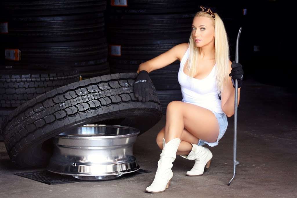 Truck Tire Express Inc -Commercial Truck Tires | 859 S Westgate St, Addison, IL 60101, USA | Phone: (312) 709-7798