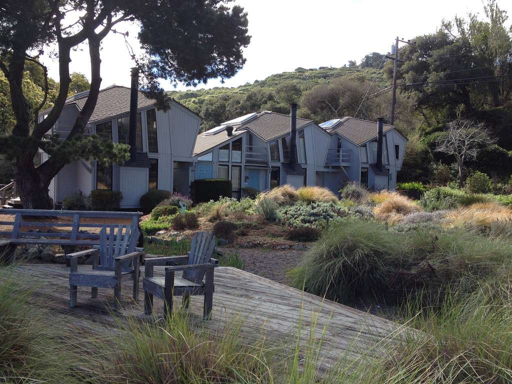 Dancing Coyote Beach Cottages | 12794 Sir Francis Drake Blvd, Inverness, CA 94937, USA | Phone: (415) 669-7200