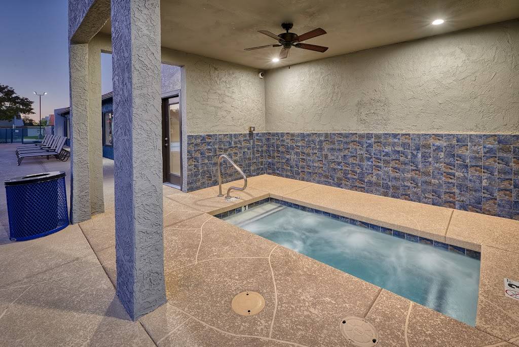 Chandler Meadows Apartments | 3175 N Price Rd, Chandler, AZ 85224, USA | Phone: (480) 820-9620