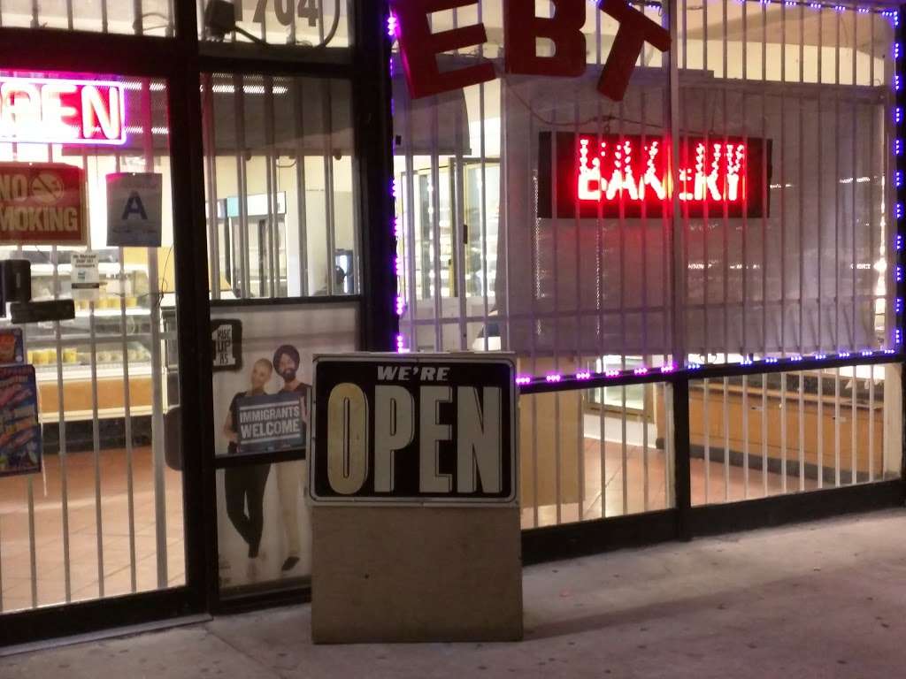 Spikes Bakery | 1708 W Highland Ave, San Bernardino, CA 92411, USA | Phone: (909) 887-9591