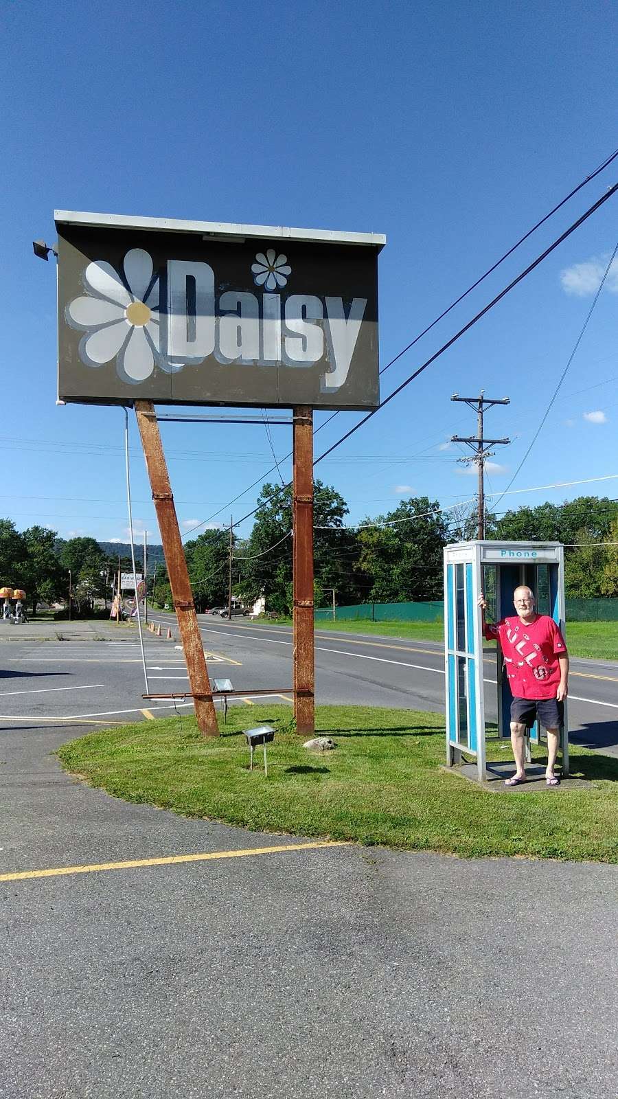 Daisy Family Restaurant | 6589 Sullivan Trail, Wind Gap, PA 18091 | Phone: (610) 863-4044