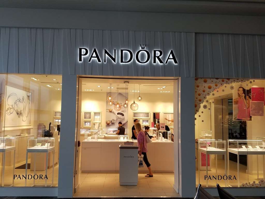 Pandora | 2800 N. Terminal Rd B1, #112A, Houston, TX 77032, USA | Phone: (281) 214-4071