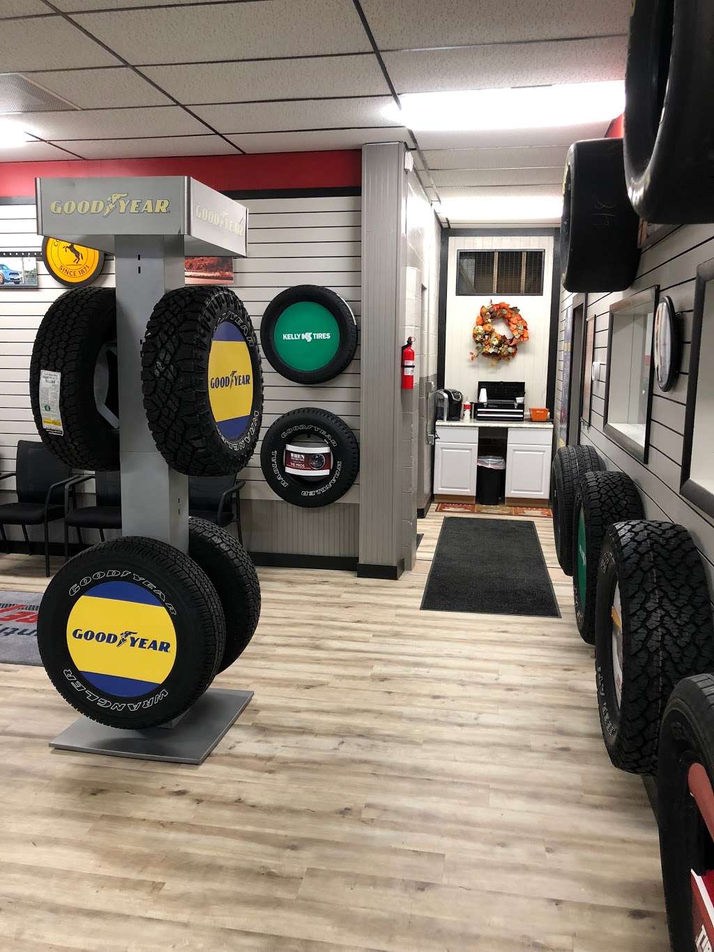 Country Roads Tire and Auto Tire Pros | 117 W Main St, Hedgesville, WV 25427, USA | Phone: (304) 754-6100