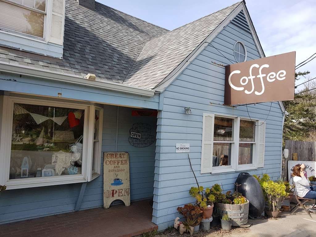 Roadhouse Coffee | 1580 Eastshore Rd, Bodega Bay, CA 94923, USA