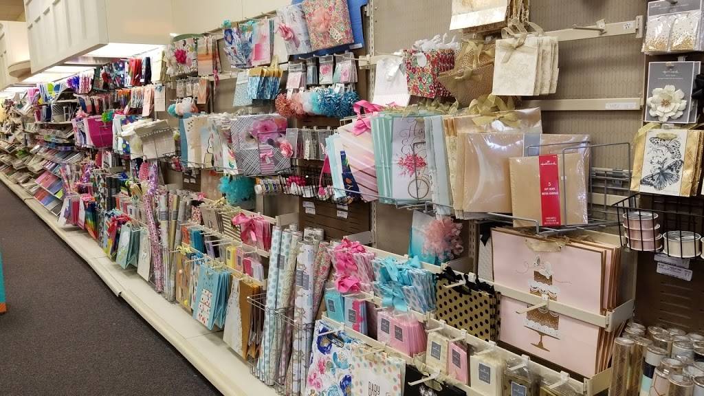 Annas Hallmark Shop | 1073 Highway 96 W The Village Shopping Center, Shoreview, MN 55126 | Phone: (651) 482-1284