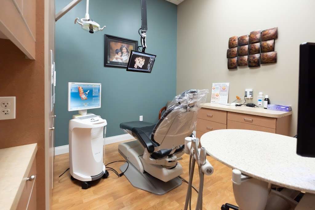 Dental Solutions of Columbus | 3780 Jonathan Moore Pike Suite 180, Columbus, IN 47201, USA | Phone: (812) 342-9666