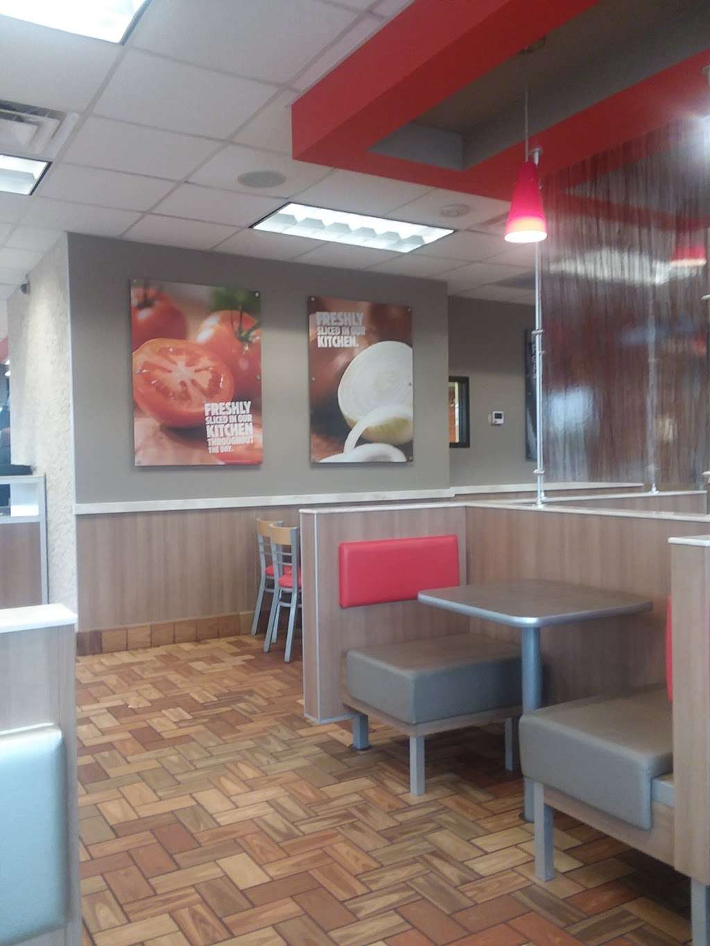 Burger King | 440 W Lake St, Addison, IL 60101, USA | Phone: (630) 543-5005