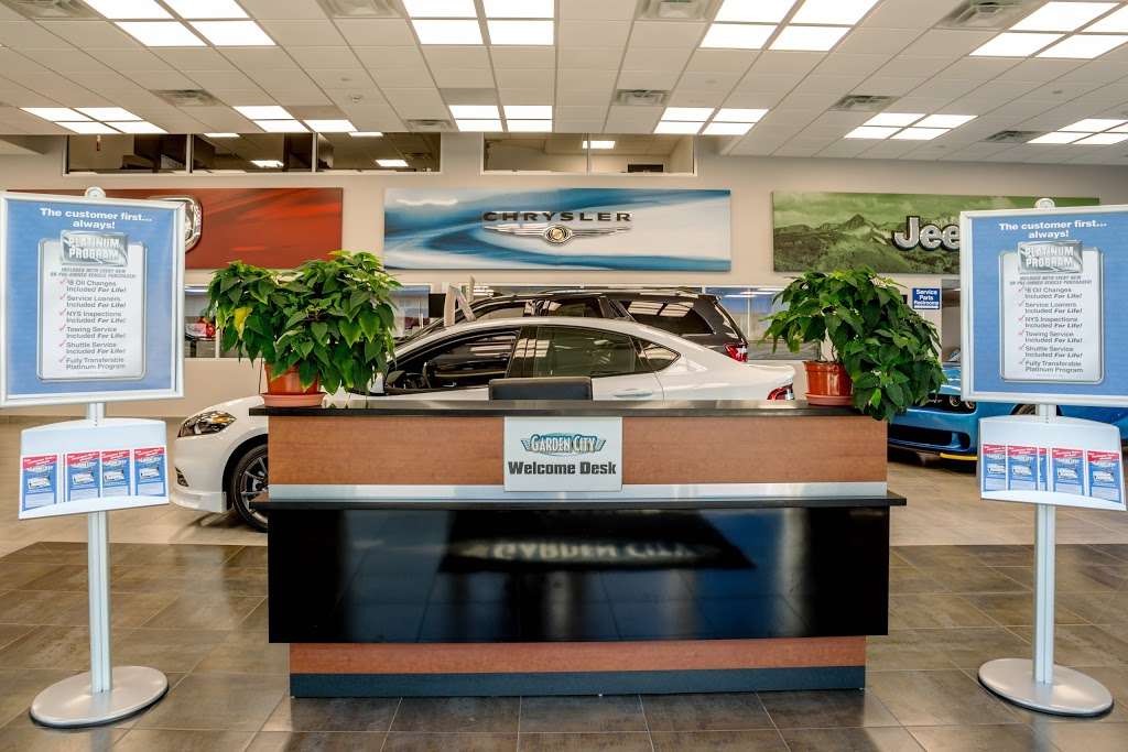 Garden City Jeep Chrysler Dodge Ram SRT | 283 N Franklin St, Hempstead, NY 11550, USA | Phone: (516) 336-4712