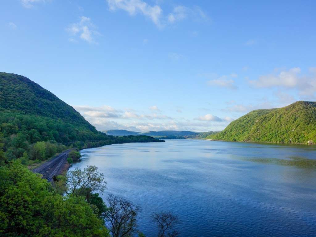 Breakneck Mountain Trailhead | 482-, 498 Bear Mountain-Beacon Hwy, Cold Spring, NY 10516, USA