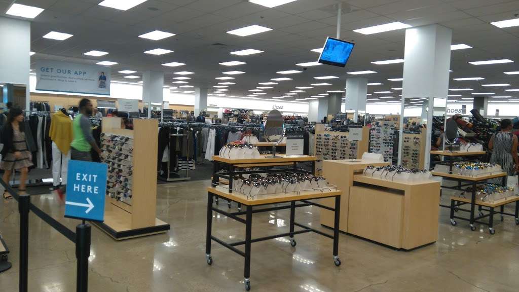 Nordstrom Rack Willow Grove Park | 2500 W Moreland Rd, Willow Grove, PA 19090 | Phone: (215) 449-3777