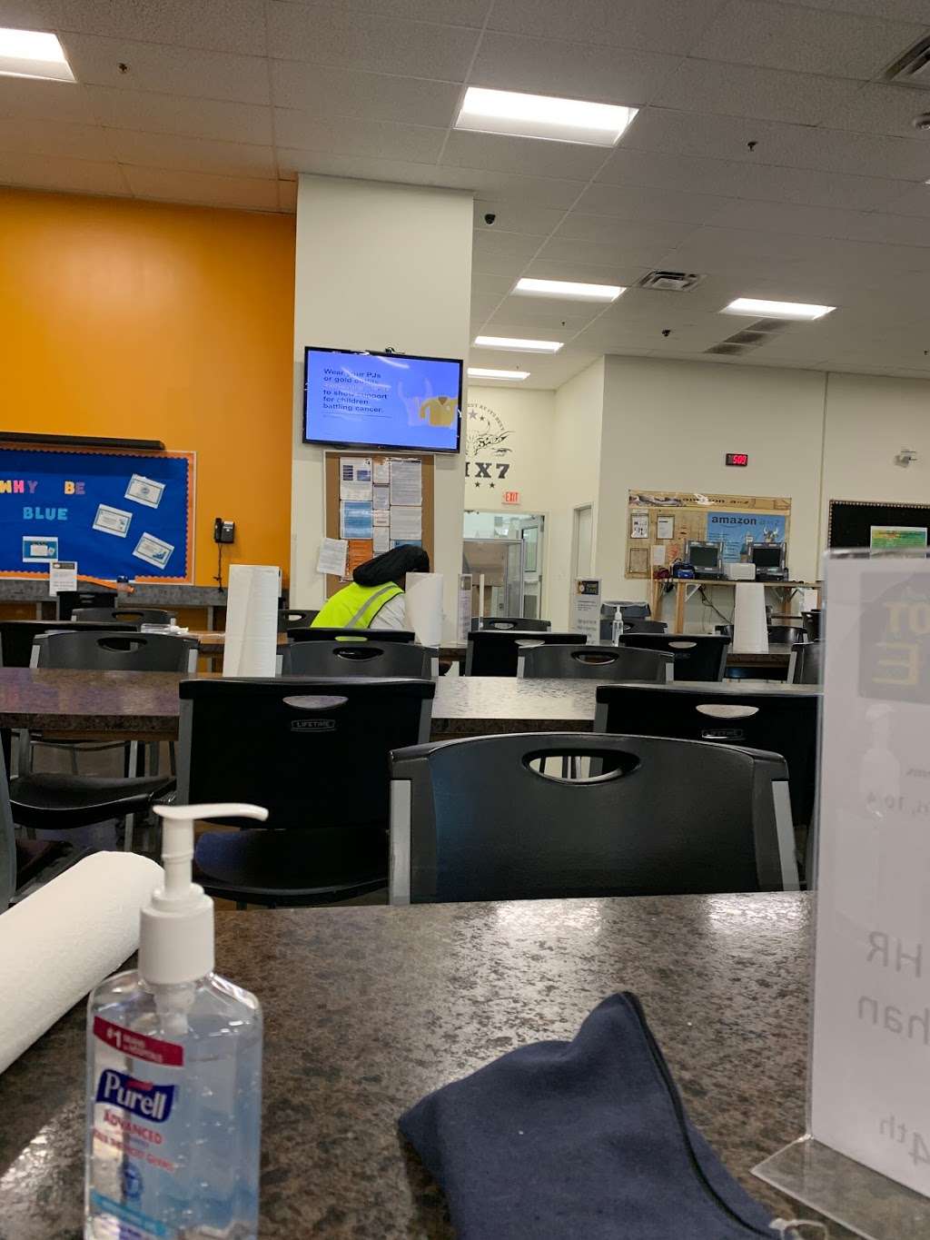 Amazon Fulfillment Center-PHX 7 | 800 N 75th Ave, Phoenix, AZ 85043, USA | Phone: (480) 909-2229 Amazon Fulfillment Center-PHX 7 | 800 N 75th Ave, Phoenix, AZ 85043, USA | Phone: (480) 909-2229