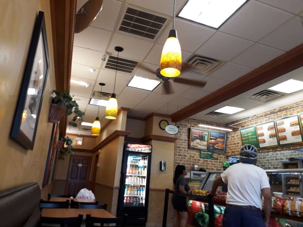 Subway Restaurants | 3348 W Lawrence Ave, Chicago, IL 60625, USA | Phone: (773) 267-6969