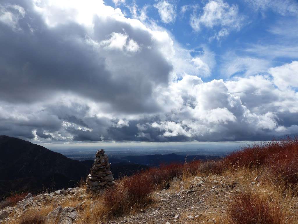 Dark Canyon Trail entrance | Dark Cyn Trail, La Crescenta, CA 91214