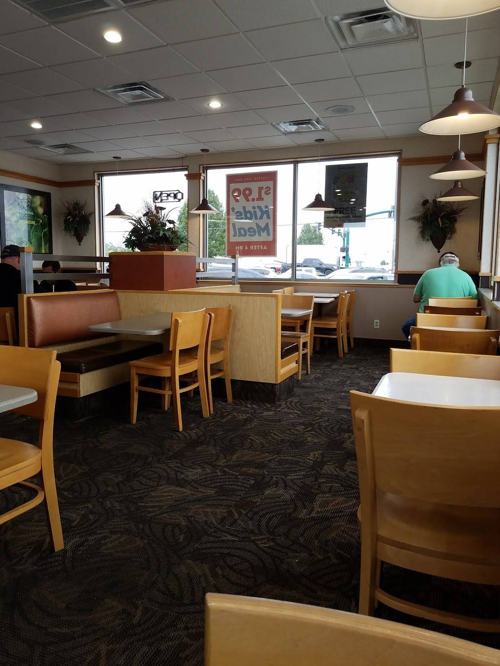 Wendys | 830 E Lewis and Clark Pkwy, Clarksville, IN 47129, USA | Phone: (812) 288-8833