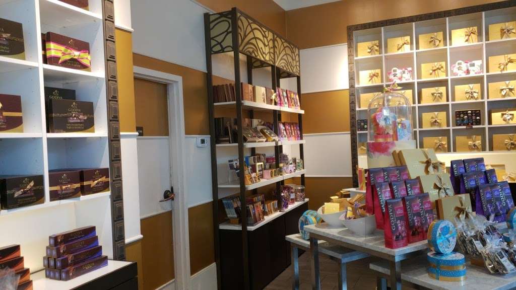 Godiva Chocolatier | 2162 Garden State Plaza Blvd, Paramus, NJ 07652 | Phone: (201) 843-2326