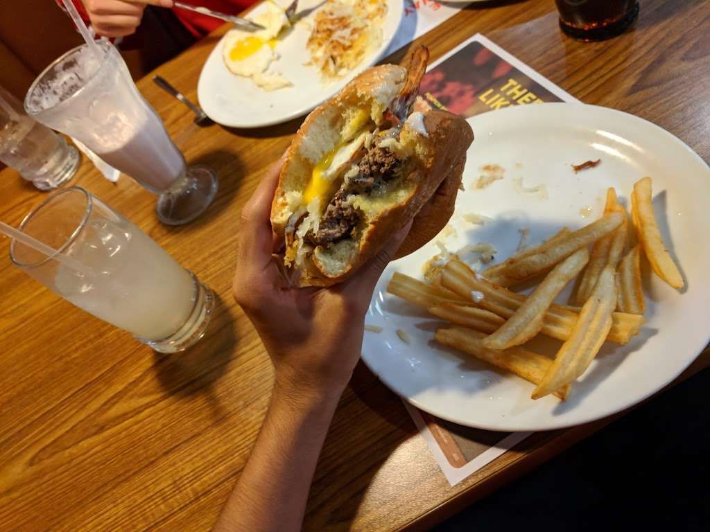 Dennys | 80 McIntosh Plaza, Newark, DE 19713, USA | Phone: (302) 738-4671