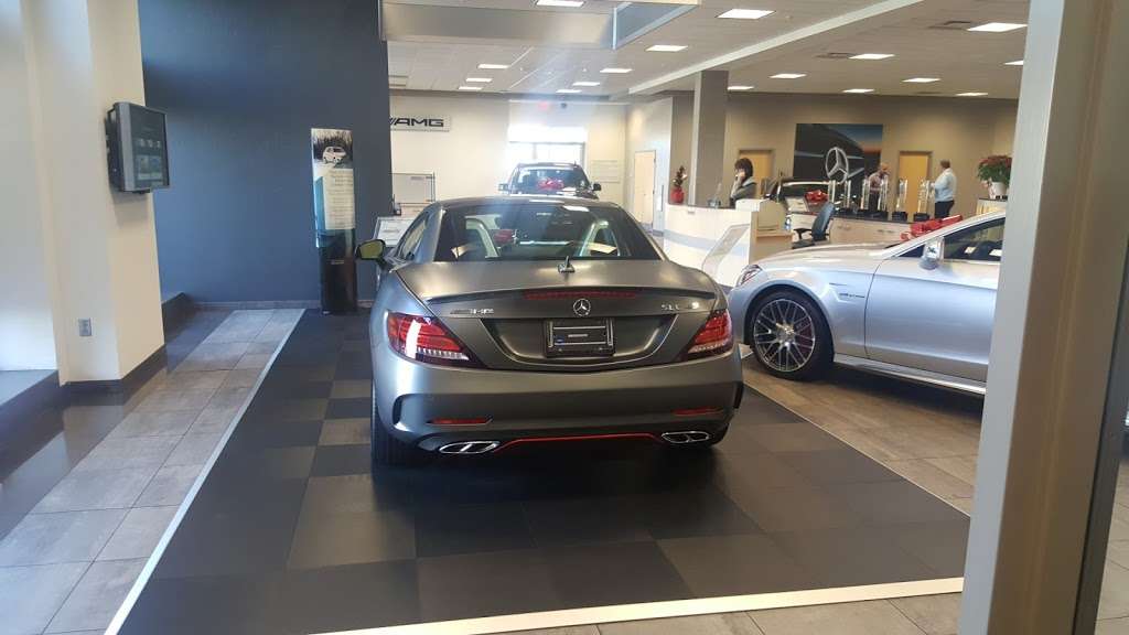 Mercedes-Benz of Fairfield | 165 Commerce Dr, Fairfield, CT 06825, USA | Phone: (203) 583-4467