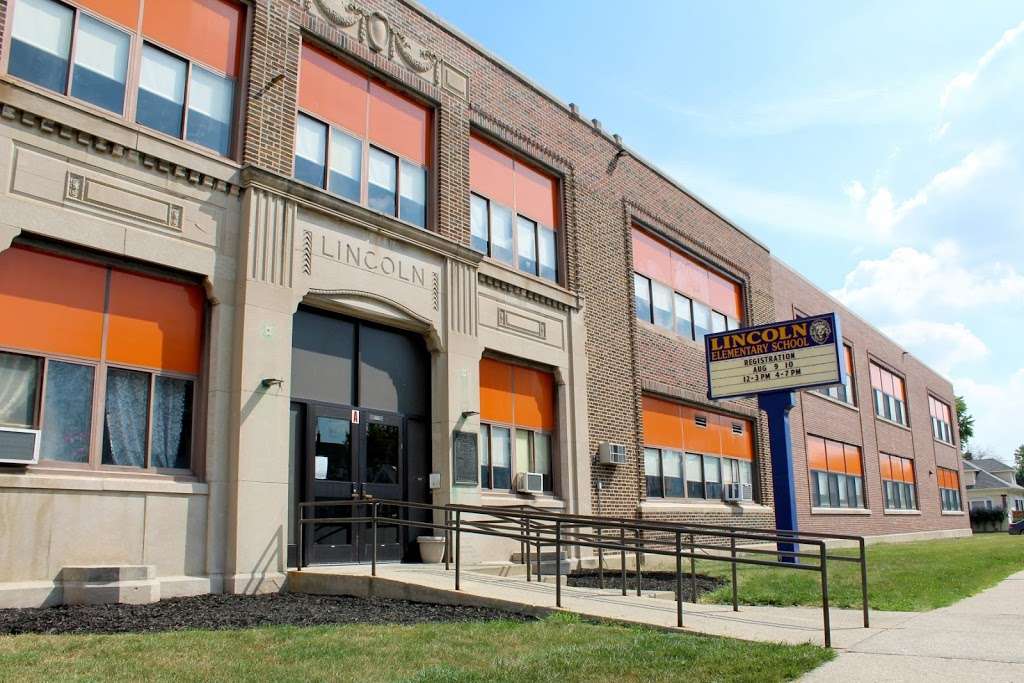 Lincoln Elementary School | 811 Chicago Ave, Maywood, IL 60153, USA | Phone: (708) 450-2036