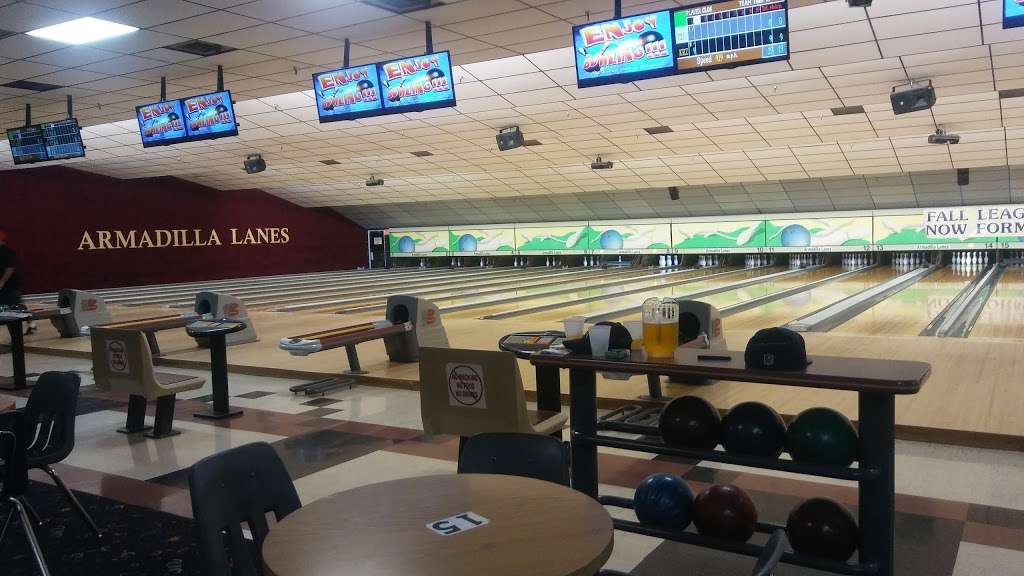 Armadilla Lanes II - bowling alley  | Photo 4 of 10 | Address: 10055 Fuqua St, Houston, TX 77089, USA | Phone: (713) 944-7100