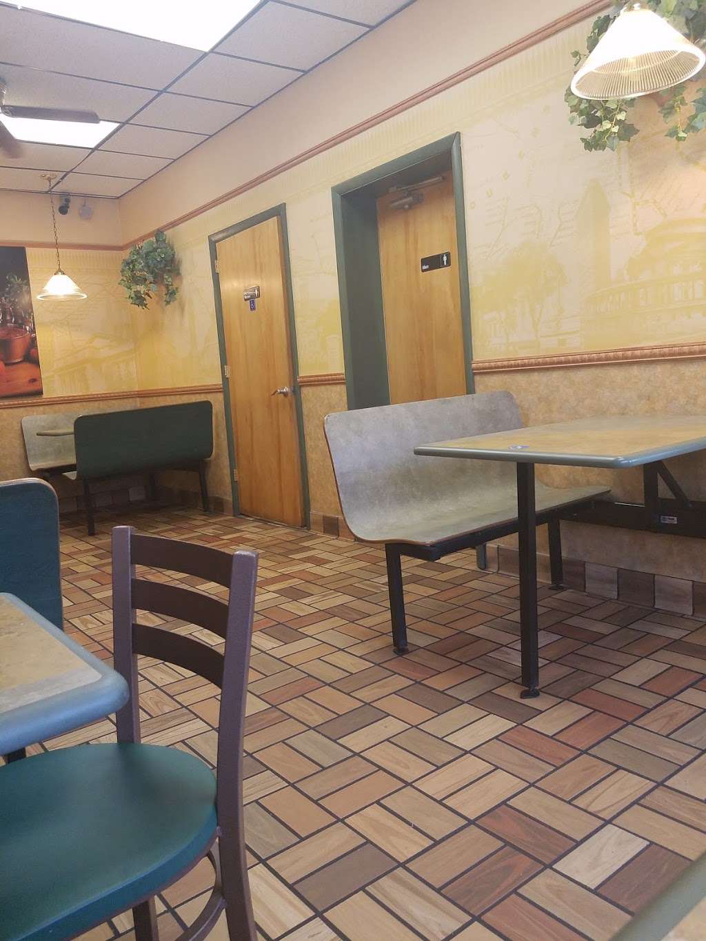 Subway Restaurants | 1208 S 4th St, Allentown, PA 18103, USA | Phone: (610) 798-7878