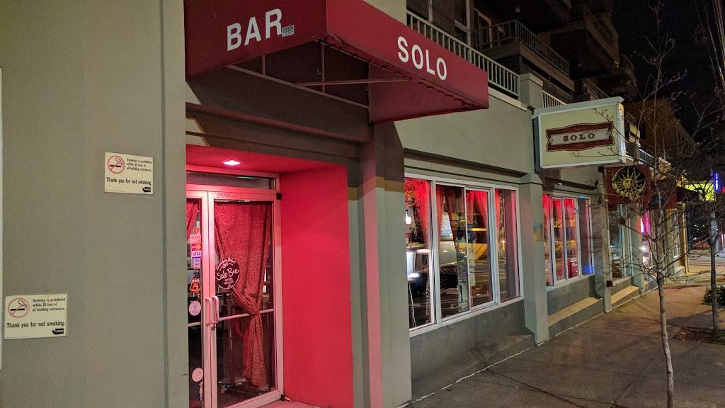 Solo Bar & Eatery | 200 Roy St, Seattle, WA 98109, USA | Phone: (206) 213-0080