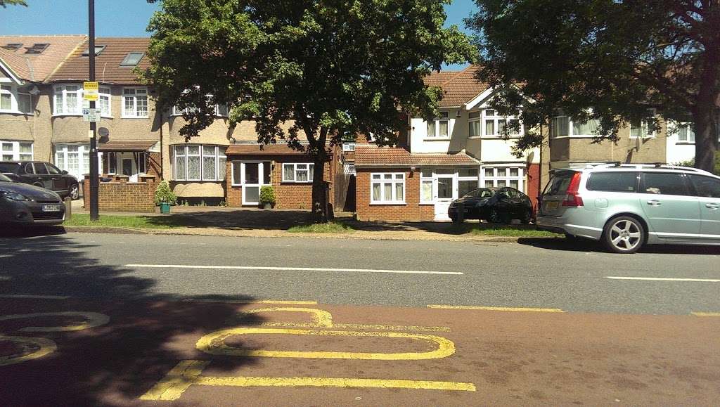 Rosewood Avenue | Greenford UB6 0QA, UK