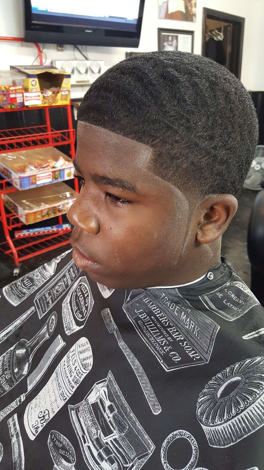 Cut Creations Barber Shop | 5301 N Wayside Dr, Houston, TX 77028, USA | Phone: (713) 671-9825