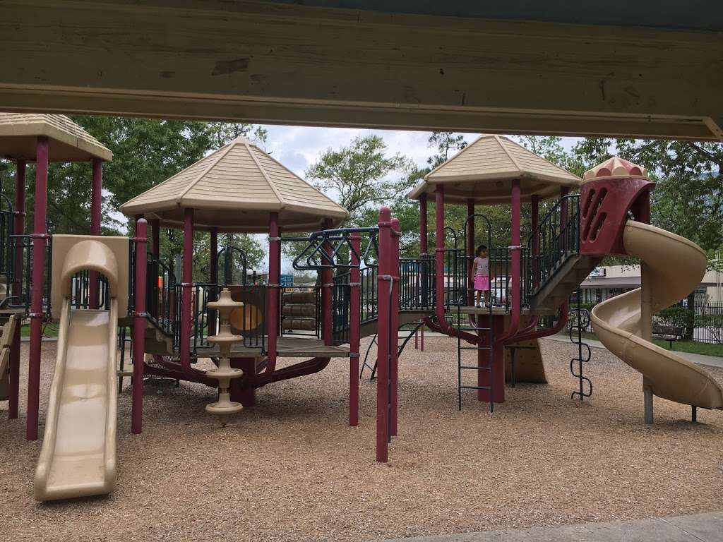 Teddy Bear Park | 27207 Robinson Rd, Oak Ridge North, TX 77385, USA | Phone: (281) 292-4648