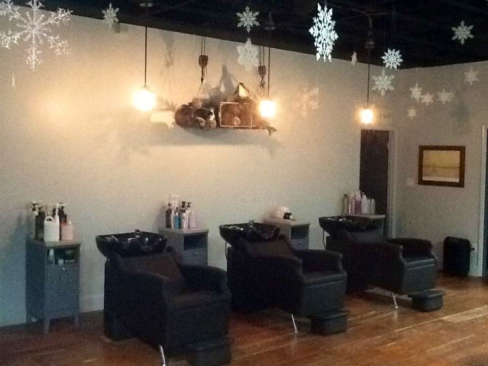 J and Company Hair Studio | 2335 Temple Trail #3, Winter Park, FL 32789, USA | Phone: (407) 485-4247