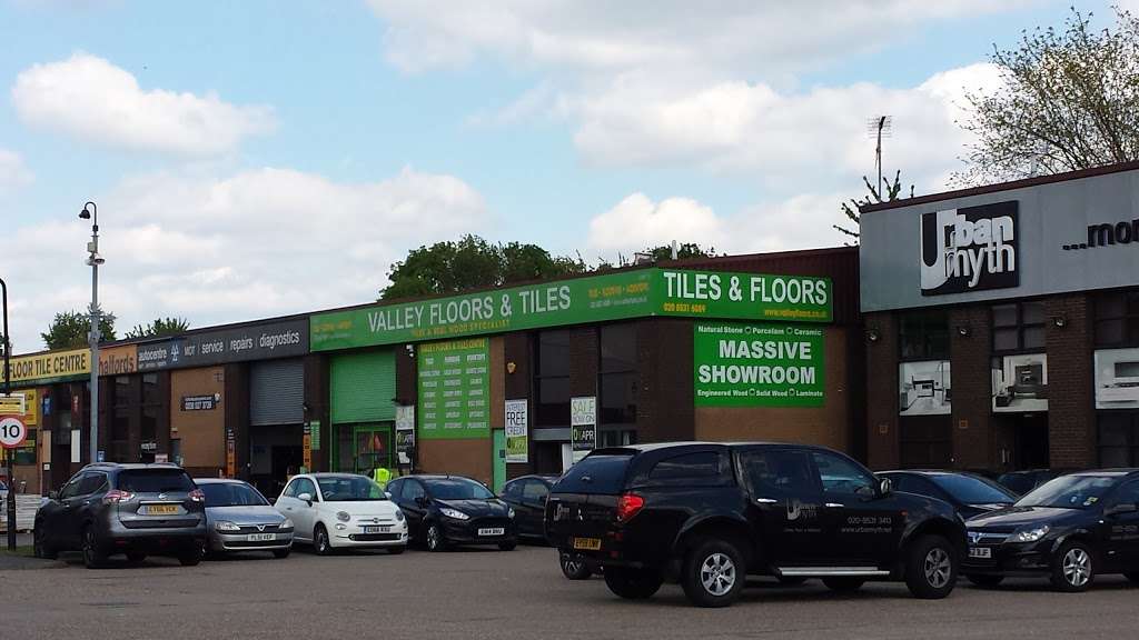 Valley Floors | Unit 6, Deacon Industrial Estate, Cabinet Way, London E4 8QF, UK | Phone: 020 8531 6089