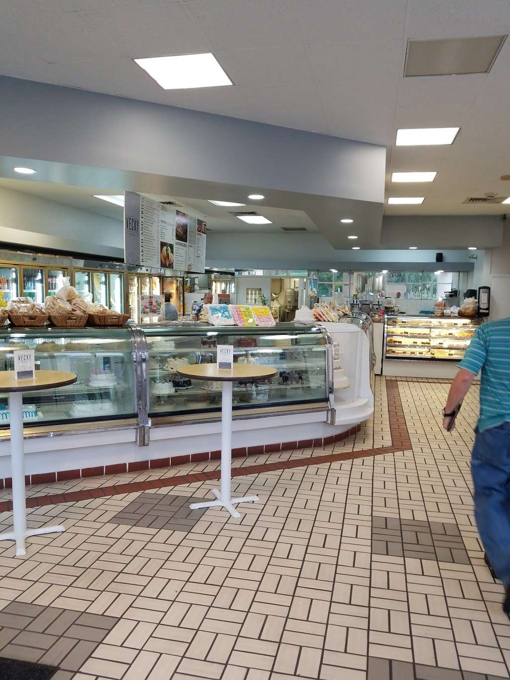 Vecky Bakery | 17537 Pines Blvd, Pembroke Pines, FL 33029, USA | Phone: (954) 392-5958