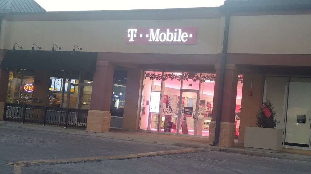 T-Mobile | 914 IL-59, Bartlett, IL 60103, USA | Phone: (630) 823-8062