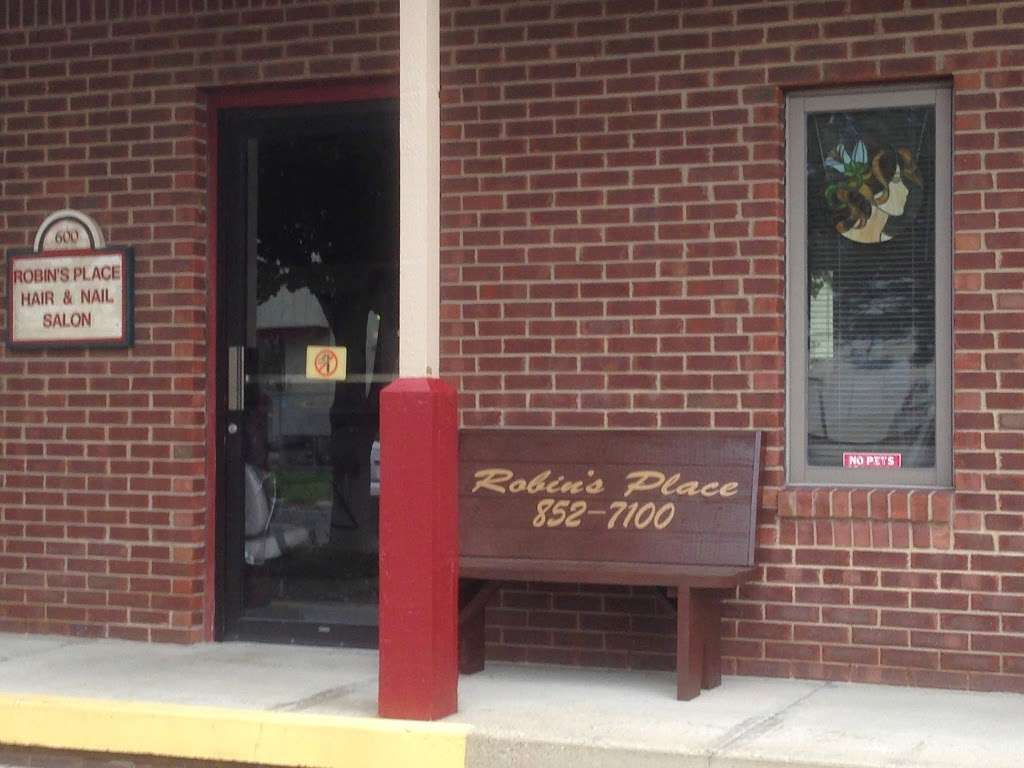 Robins Place Hair And Barber Shop | 20 Airport Rd #600, Brownsburg, IN 46112 | Phone: (317) 852-7100