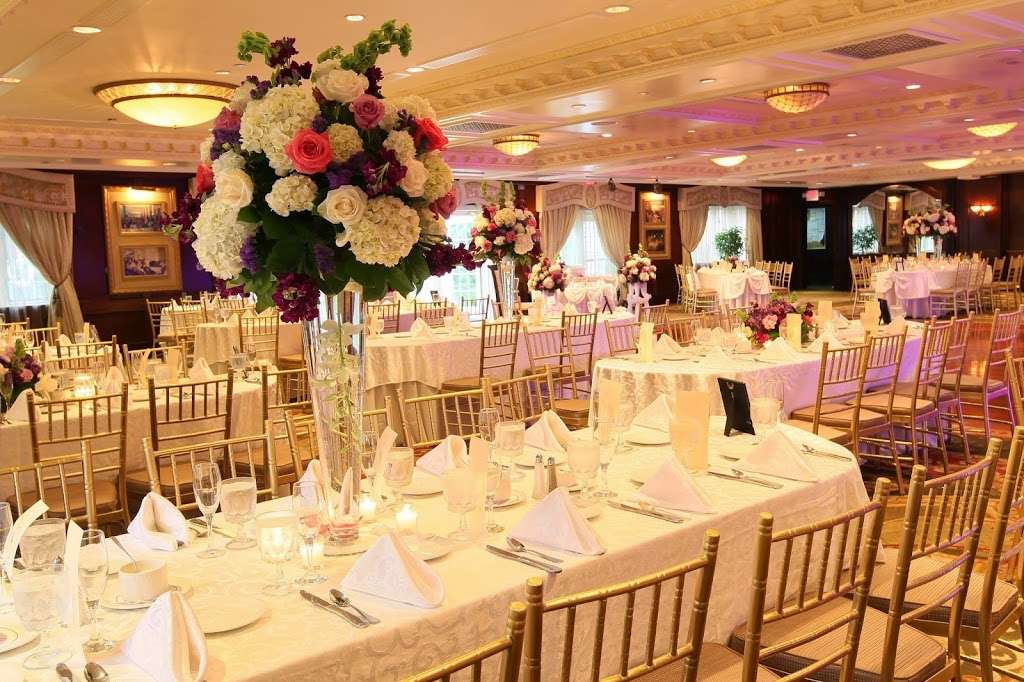 The Total Event Florist | 1, Sunrise Mall 1st floor, Massapequa, NY 11758, USA | Phone: (516) 541-1762
