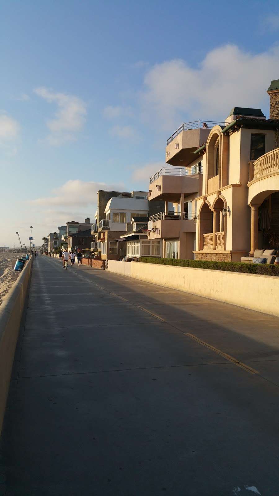 Hermosa Beach Vacation Rentals | 36 The Strand #1, Hermosa Beach, CA 90254, USA