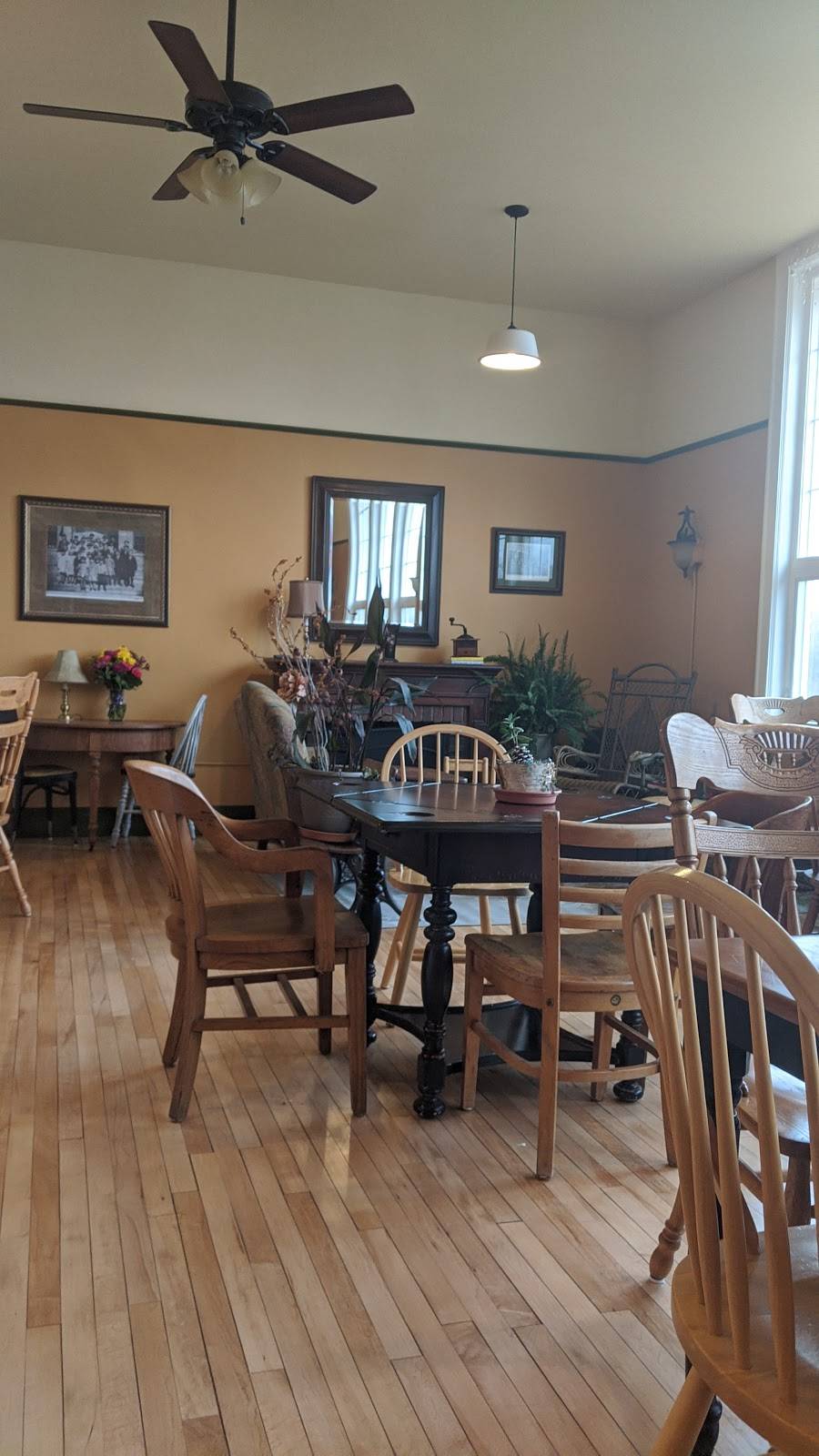 Hillside Coffee House | 237 E Ryan Rd, Oak Creek, WI 53154, USA | Phone: (414) 304-5559