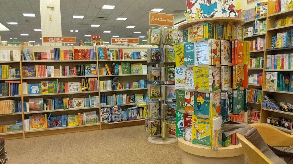 Barnes Noble 2960 Center Valley Pkwy Suite 742 Center Valley Pa Usa