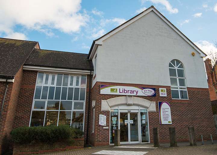 Radlett Library | 1 Aldenham Ave, Radlett WD7 8HL, UK | Phone: 0300 123 4049