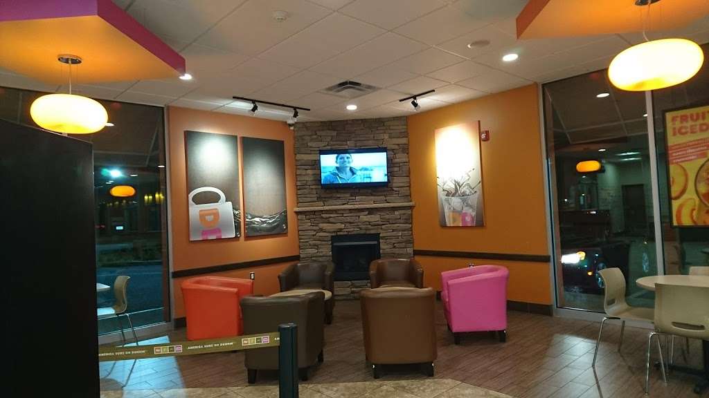 Dunkin | 700 S Main St, Sharon, MA 02067, USA | Phone: (781) 784-6074