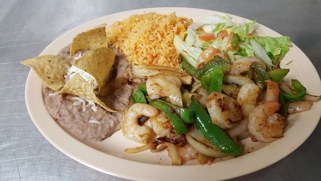 EL BURRITO ASADO | 351 E Cass St, Joliet, IL 60432 | Phone: (815) 726-1515