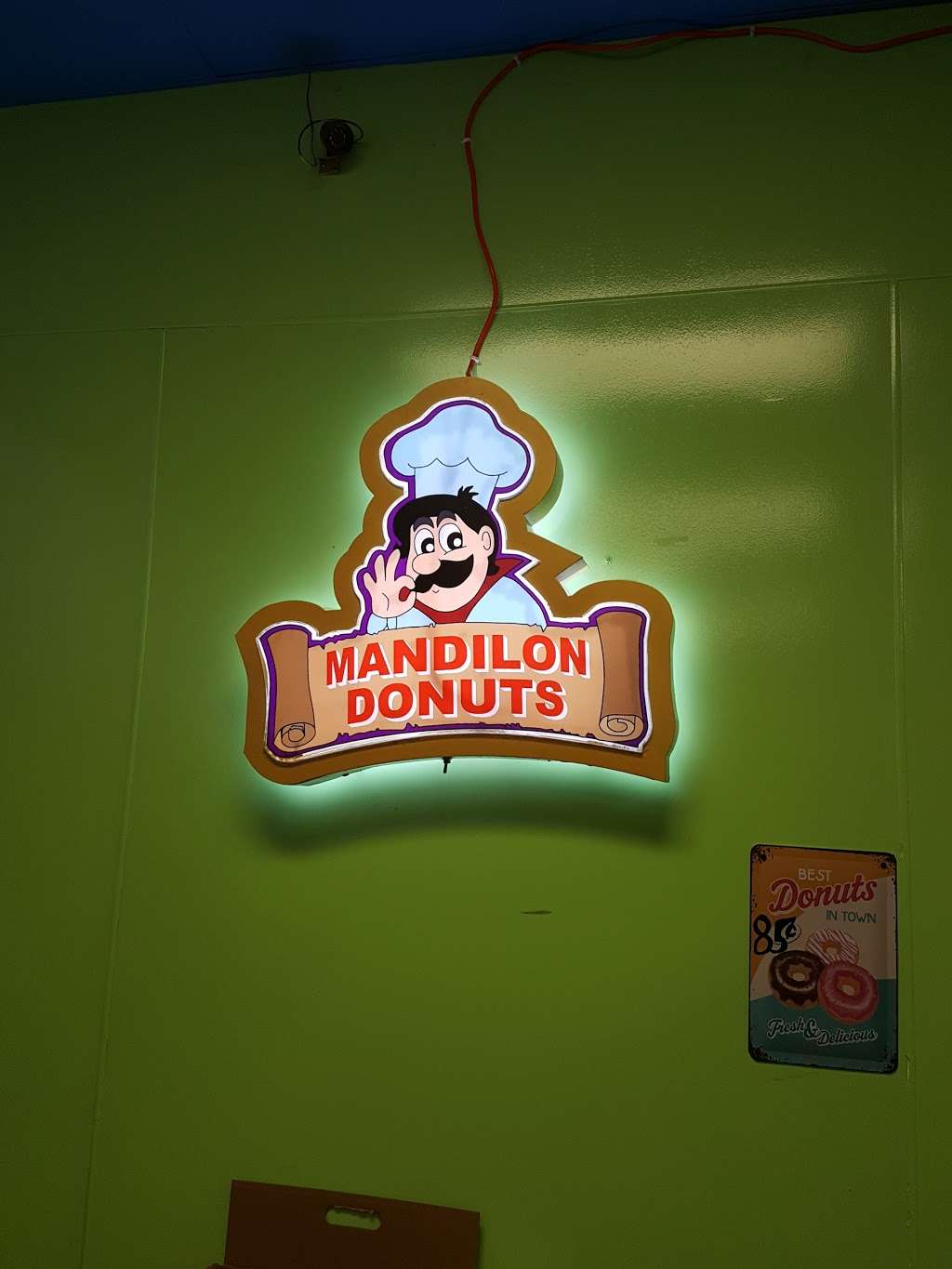 Mandilon Donuts | 2914 W Beverly Blvd, Montebello, CA 90640, USA | Phone: (323) 888-8568